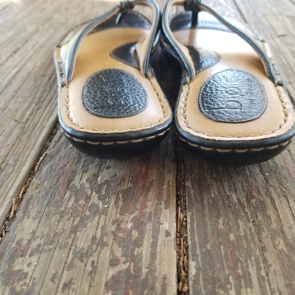 BØC (Born) leather flip flop slide sandals,with cushioned footbed in EUC - Picture 6 of 10